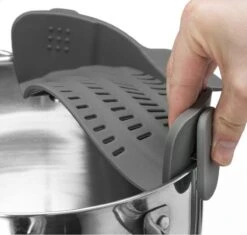 SensaHome- Siliconen Vergiet - Keuken Afgietdeksel - Afgiethulp - Siliconen - BPA Vrij - Grijs -Camping Korting 1200x1144 2