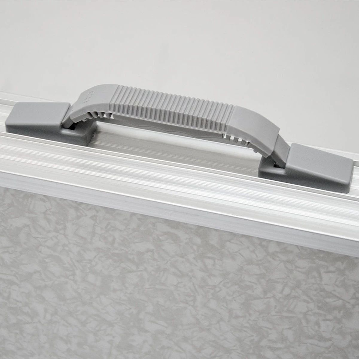 Aluminium Kampeertafel 120x60cm - Campingtafel Inklapbaar - 3-voudig Verstelbare Vouwtafel Grijs 4 Aluminium Kampeertafel 120x60cm - Campingtafel Inklapbaar - 3-voudig Verstelbare Vouwtafel Grijs - Afbeelding 4