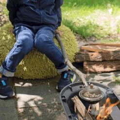 Kikkerland Huckleberry Popcorn Maker - Maak Je Eigen Popcorn - Popcornpan - Kampvuur - Buitenspeelgoed - Buitenspelen - Kamperen -Camping Korting 1200x1200 635