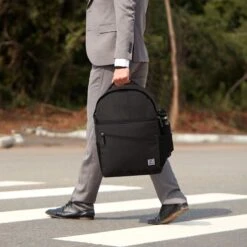 Brisby 4 Laags Geïsoleerde Koeltas Rugzak - 25 Liter - Met Handige Vakken Voor Bestek En Essentials - Waterafstotend Materiaal - Zwart -Camping Korting 1200x1200 960