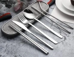 House Of Husk Reisbestek - Reis Bestekset - Chopsticks - Metalen Rietjes Met Borstel - Lepel - Vaatwasserbestendig - RVS - 7 Delig - Zilver -Camping Korting 1200x940 1